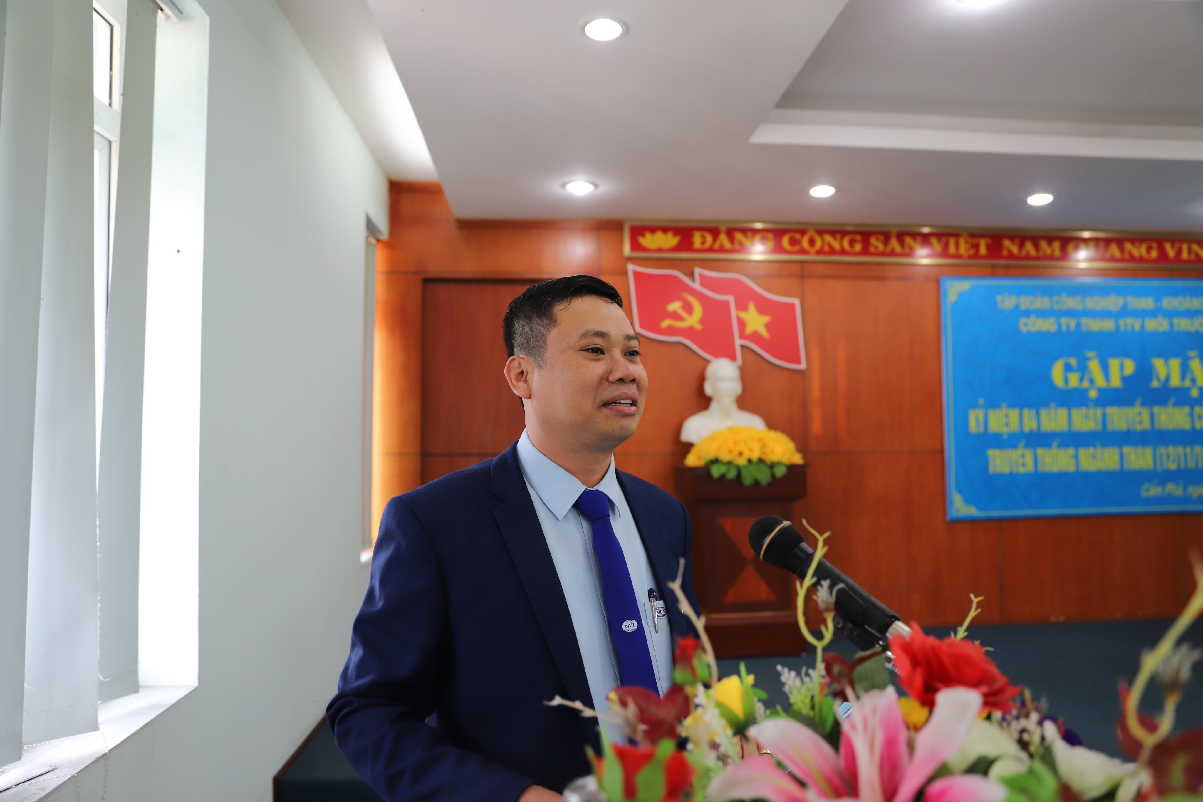 Đồng chí Nguyễn Tất Dũng - Bí thư Đảng ủy - Giám đốc Công ty phát biểu 